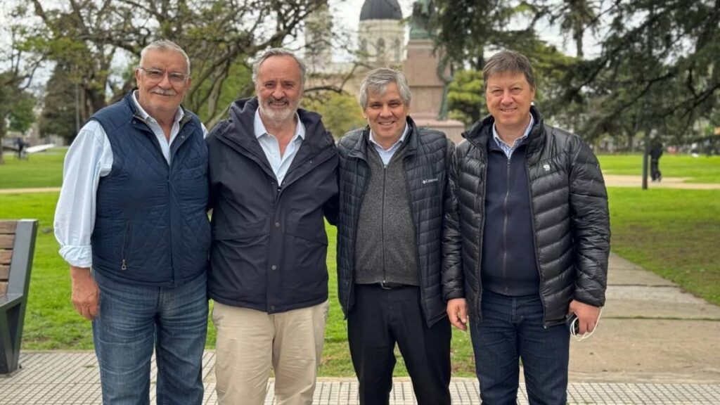 Cumbre de vecinalistas en Chivilcoy: Britos, Bevilacqua y De la Torre debatieron sobre autonomía y seguridad