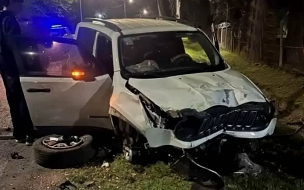 Impactante video en Escobar: manejaba a 140 km/h, chocó contra un poste y admitió que estaba “medio escabio”