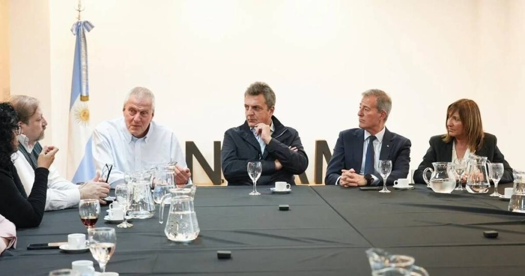 Massa plantea que su rol es secundario y llama a construir una alternativa peronista para 2027
